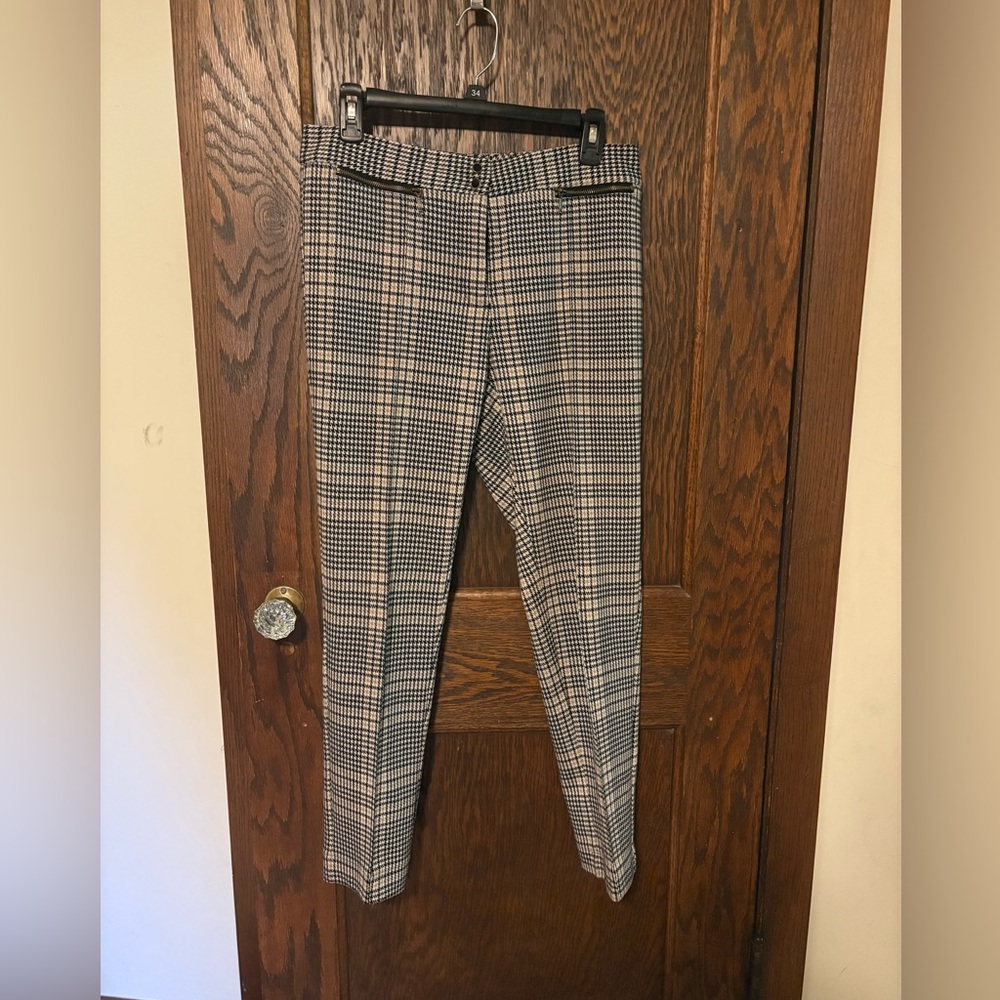 J. McLaughlin Houndstooth Patterned tapered Pants, size 8